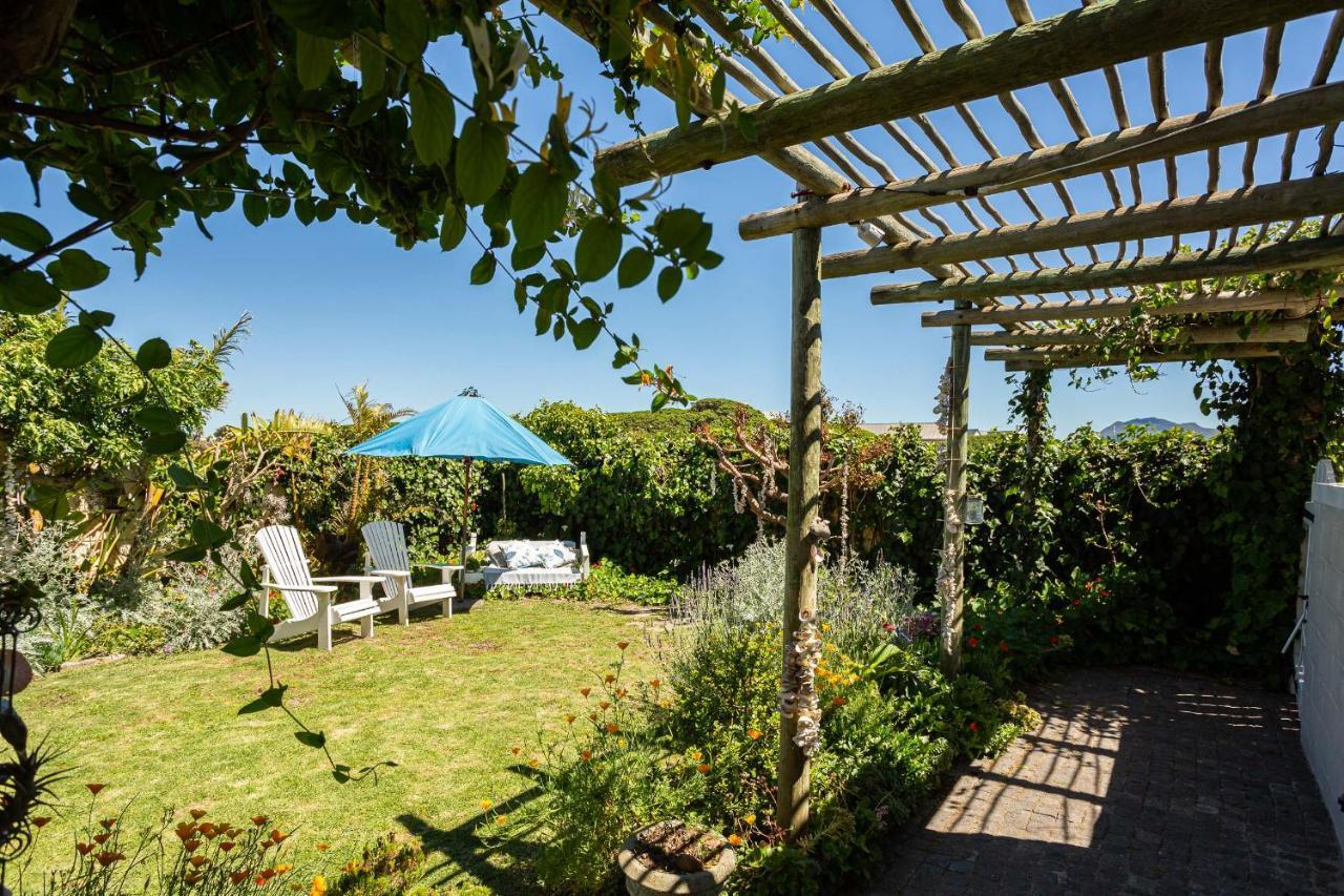 Guinea Fowl House Hotel Kommetjie Buitenkant foto