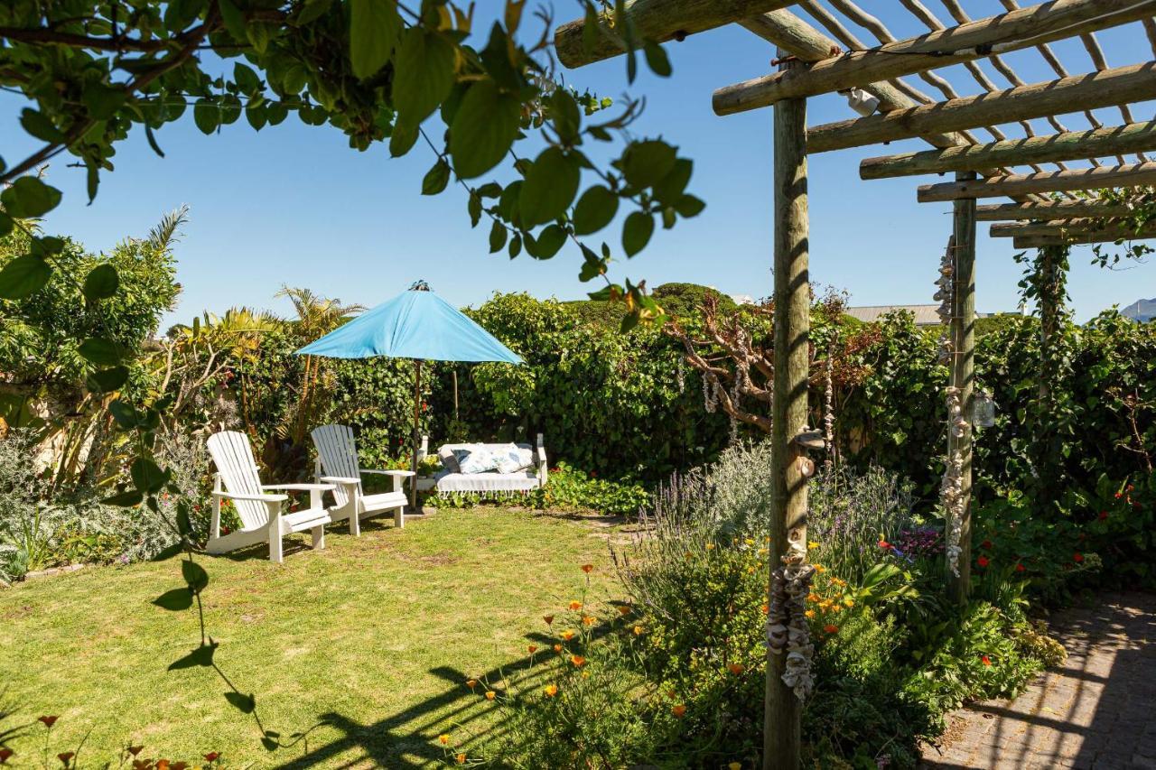 Guinea Fowl House Hotel Kommetjie Buitenkant foto