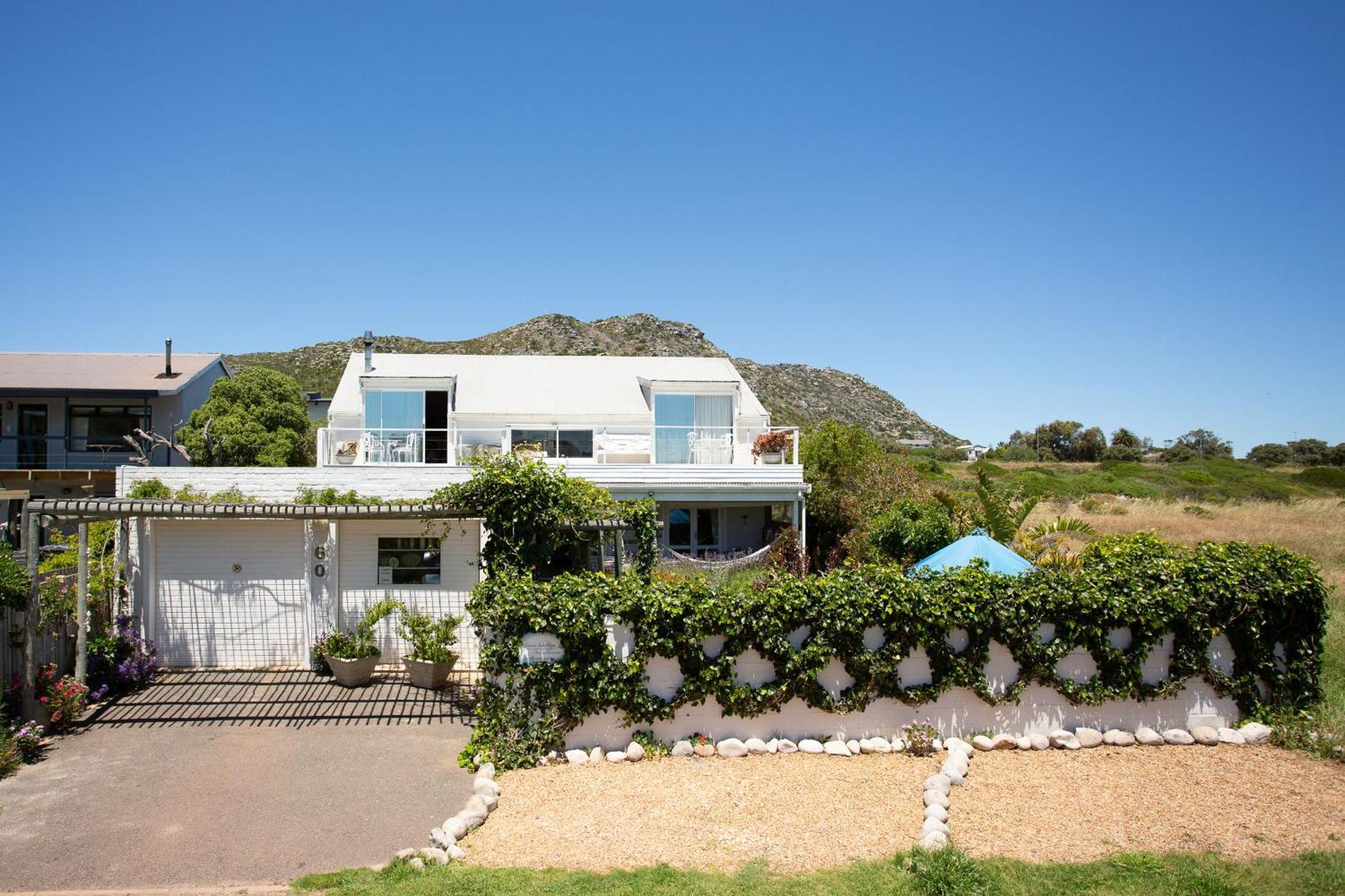 Guinea Fowl House Hotel Kommetjie Buitenkant foto