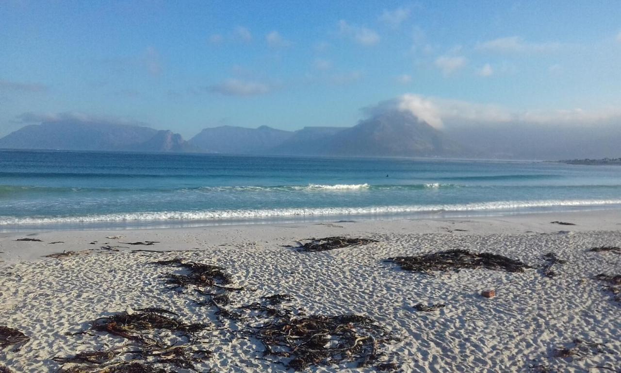 Guinea Fowl House Hotel Kommetjie Buitenkant foto